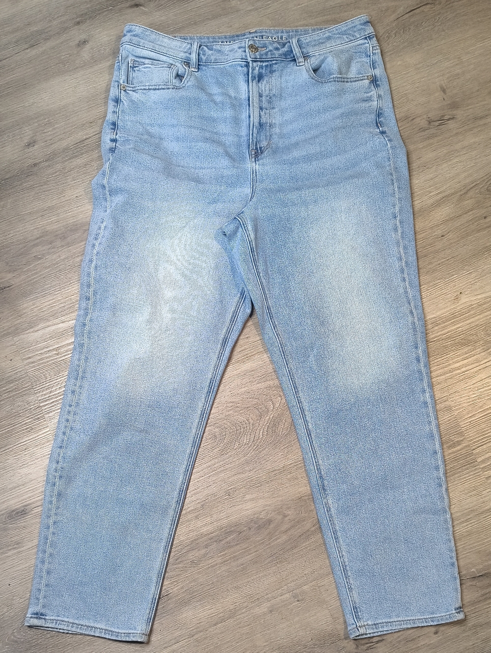 S1172 Mom Straight Stretch w/27.5" Inseam👖American Eagle Women's Size 14 Jean
